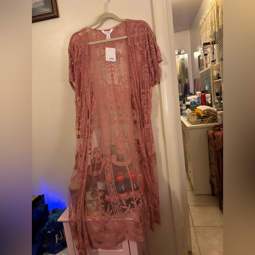 Loran Conrad Lace Kimono Cardigan in Dusty Pink. Absolutely gorgeous!